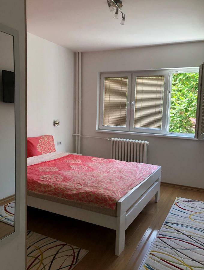 Ole Apartment I - In The City Center Skopje Exterior photo